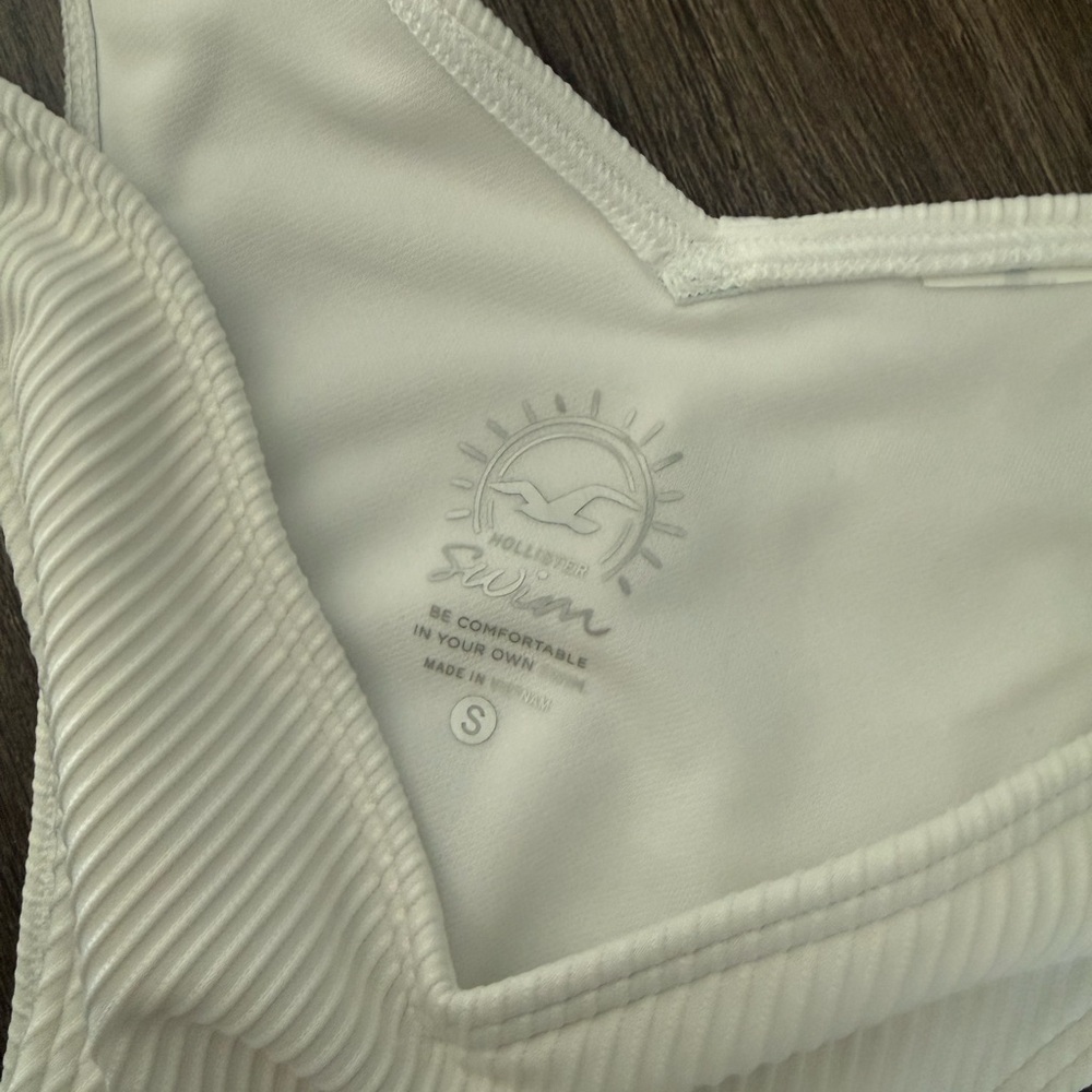 White Ribbed V-Cut Bikini Set - Picture 4 of 9
